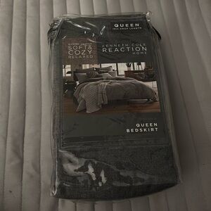 Kenneth Cole REACTION Home collection Queen Bedskirt